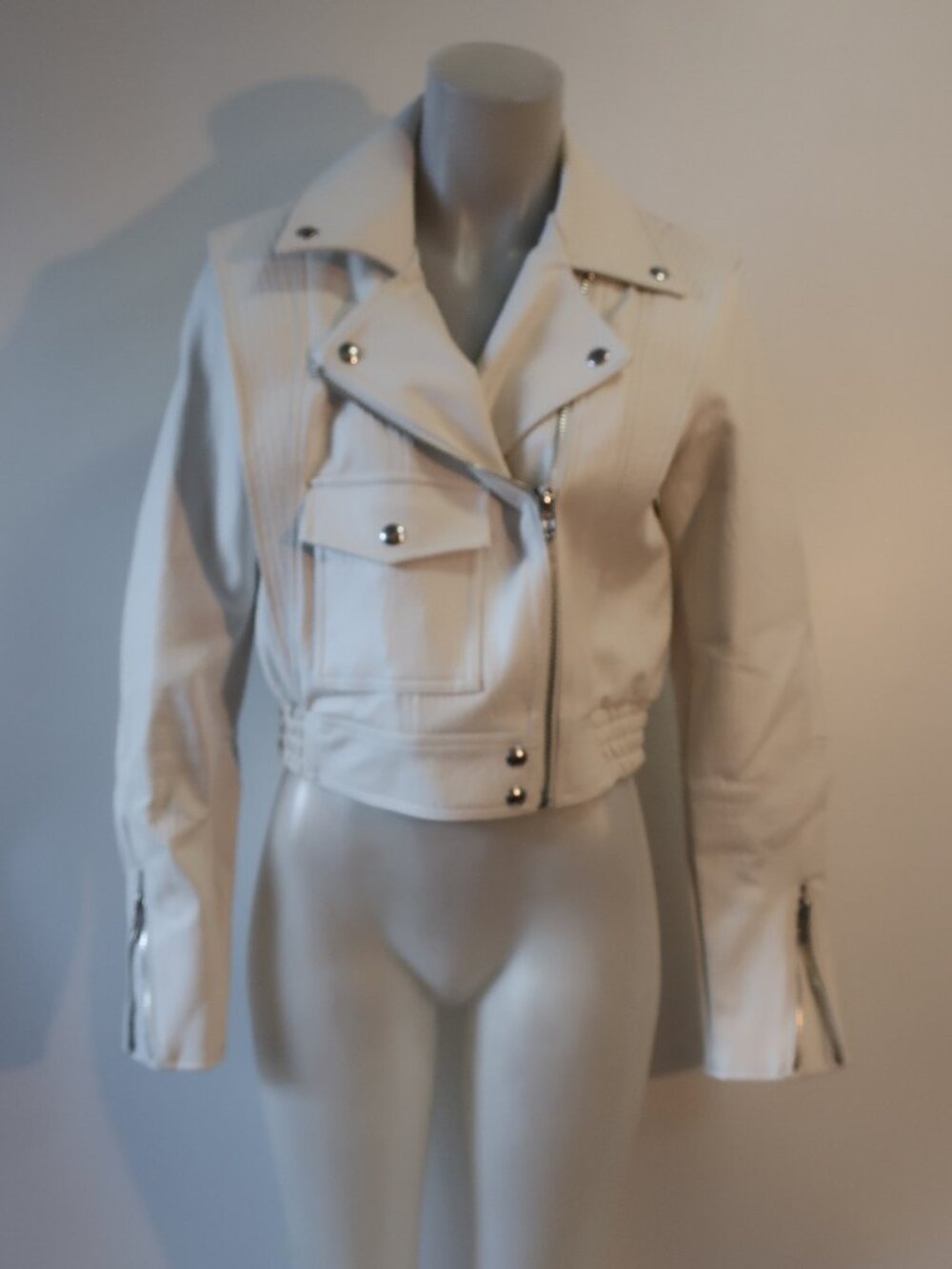 Womens Blank NYC (Item- 70) White Faux Leather Zip Moto Jacket M - Picture 6 of 16